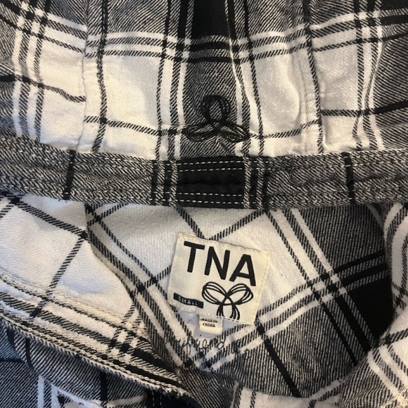 𝅺TNA Boyfriend Fit Plaid Hoodie - Picture 3 of 4